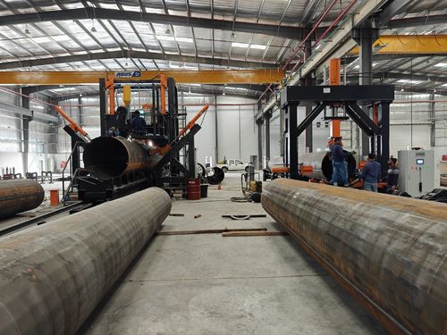 Latest company news about CNC Hidrolik Kapalı Kaynak Makinesi ve Düzleştirme Makinesi Teslimat ve Suudi Arabistan Müşteri için Komisyonlama