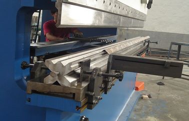 İyi bir fiyat. 2-WE67K-300/6000 DA53T kontrolü ile CNC baskı fren makinesi çevrimiçi