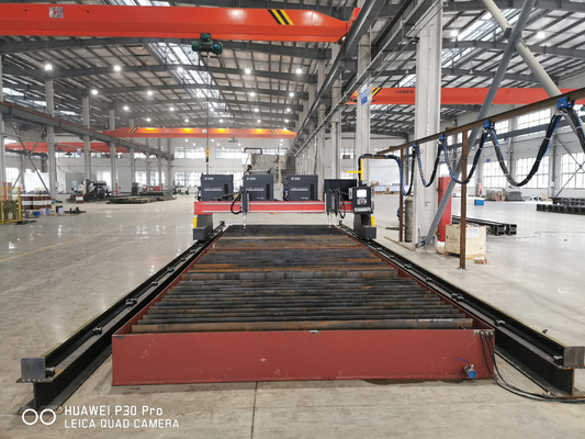 Endüstriyel için Yüksek Hızlı CNC Plazma Kesme Makinesi Çok Kafa Dikey Şerit