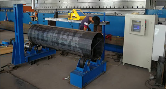 CNC Light Pole Door Cutting Machine 3 Eksen, 680mm çapında, 2000mm vuruş