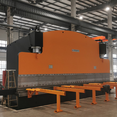 400 tonluk CNC Hidrolik Pres Fren, 8000 mm çalışma uzunluğu ve DELEM DA53T Kontrolü
