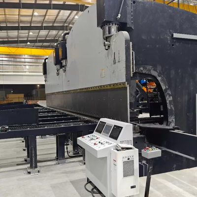 400 tonluk CNC Hidrolik Pres Fren, 8000 mm çalışma uzunluğu ve DELEM DA53T Kontrolü