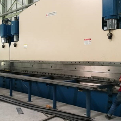 CNC Tandem Hidrolik Pres Fren 320 Ton İş Gücü ve 6000 mm Masa Uzunluğu ile DELEM DA53T CNC Sistemi