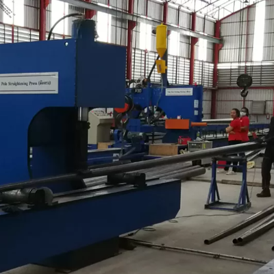 630KN 4000mm işleme uzunluğu ve kablosuz uzaktan kumanda ile ağır kuvvetli hidrolik kutup düzeltme makinesi