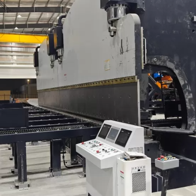 Ağır Görevli 2×650Ton 7M CNC Tandem Pres Frenleri Uzun Tapered & Sekizgen Hafif direği Üretimi için