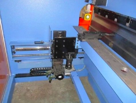 Good price Yüksek Basınçlı Güçlü CNC Hidrolik Pres Fren 7.5KW Motor Gücü 400L Yağ Tankı Kapasitesi çevrimiçi
