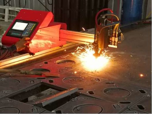 CNC Taşınabilir Alev Kesme Makinesi, Işık Kutup Baz Tabak Kesmek için Işık Kutup Makinesi
